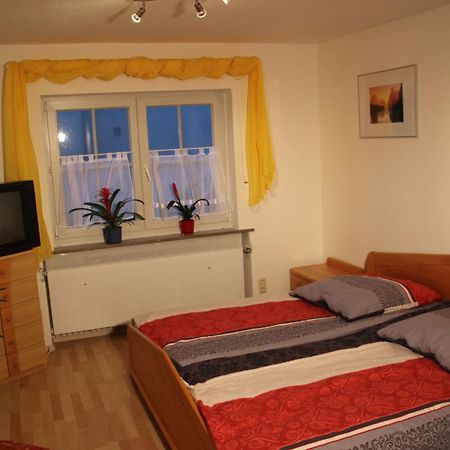 Ferienwohnung Mit 4 Schlafzimmer Fuer 2 Bis 9 Gaeste----Apartment With 4 Bedrooms For 2 To 9 Guests Nuremberg Exterior photo